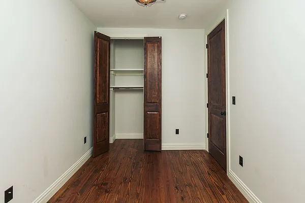 Rented by Nooklyn NYC LLC | media 17