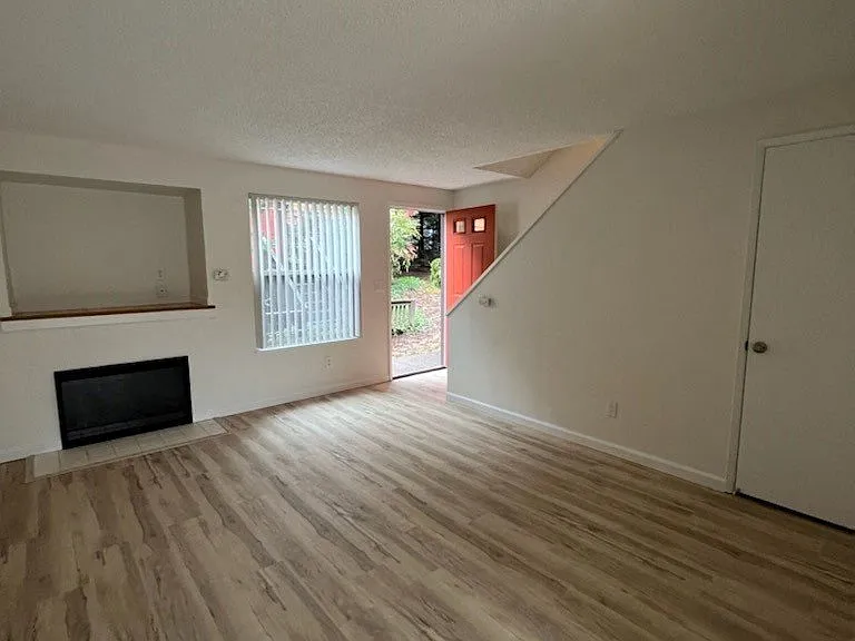 6912 N Richmond Ave — Photo 4