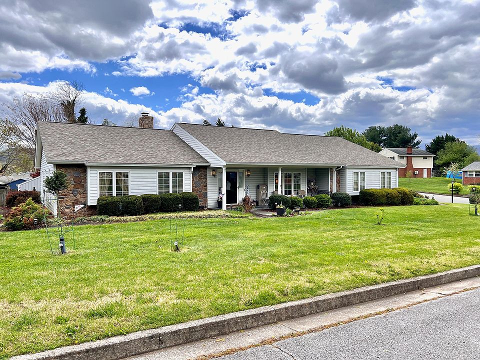 1st image of 2675 Jackson Dr