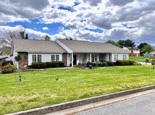 2675 Jackson Dr, Salem, VA 24153