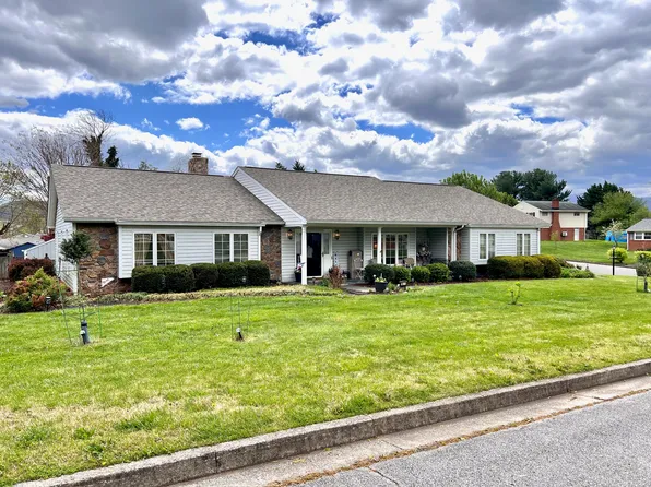 2675 Jackson Dr, Salem, VA 24153