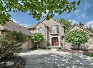 1861 Old Homestead Dr, Rochester Hills, MI 48306