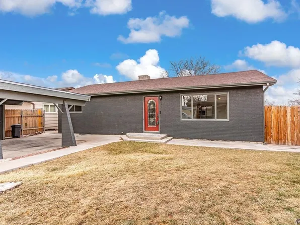 4 Heatherwood Ln, Pueblo, CO 81008