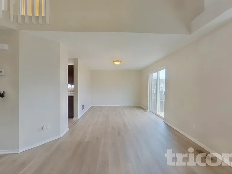 6427 Jules Dr — Photo 2