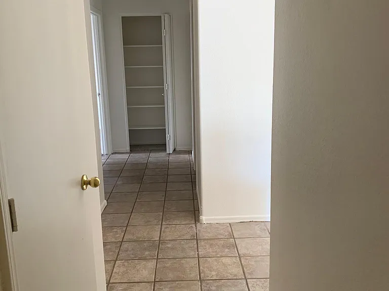 688 N Coral Key Ave — Photo 5