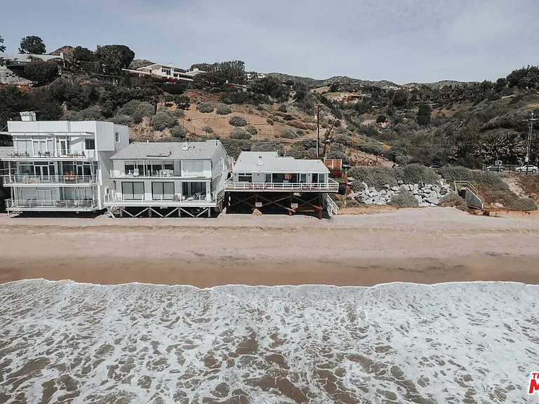 24742 Malibu Rd — Photo 14