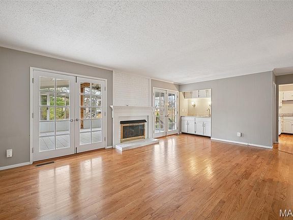4th image of 1147 Chatelet Dr