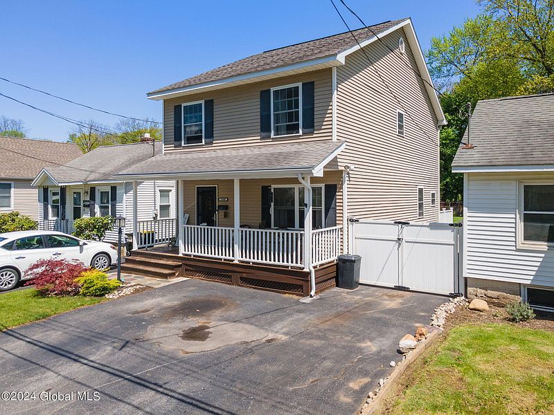 2nd image of 1468 Fordham Avenue