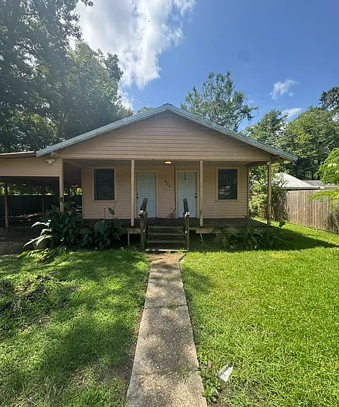 431 E Caldwell St — Photo 1