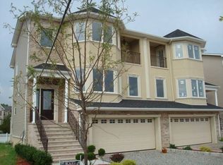 31 Jacobs Lndg, Secaucus, NJ 07094