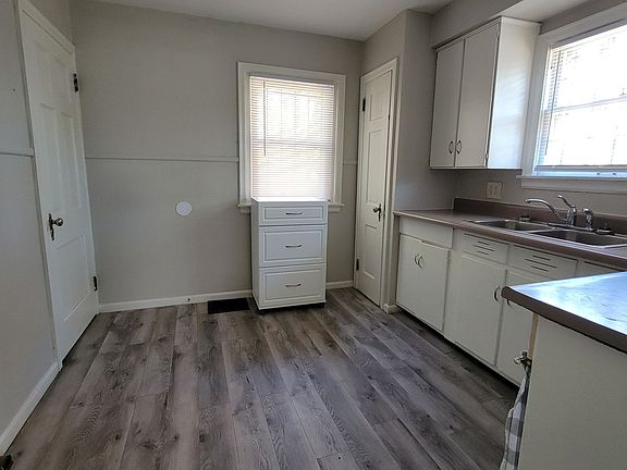 4th image of 1005 Wheatley Ave