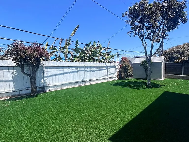 202-204 Calla Ave — Photo 32