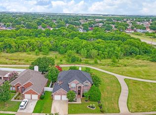 615 E Lynn Creek Dr, Arlington, TX 76002