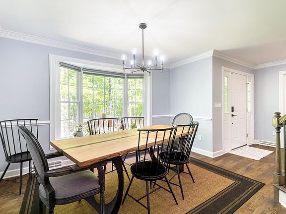 4th image of 208 Millspring Dr