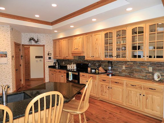 3rd image of 7000 Buckthorn Ct