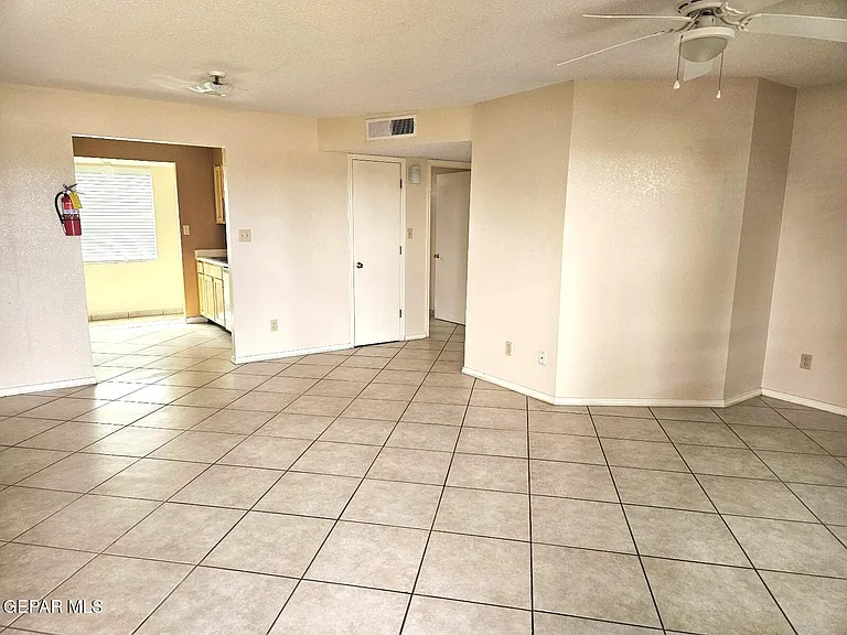 592 Bartlett Dr #301 — Photo 4