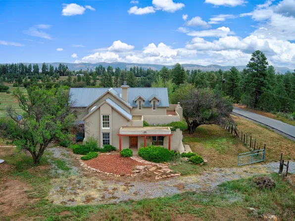 901 County Road 426, Coyote, NM 87012
