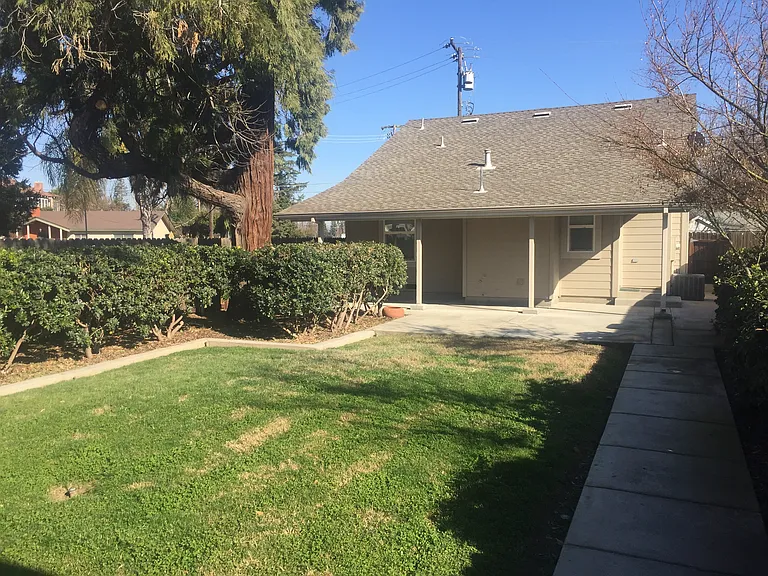 634 Eucalyptus Ave — Photo 4
