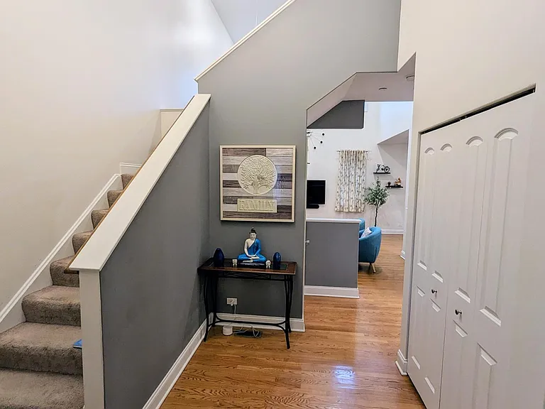 394 E Tall Oaks Ln — Photo 1