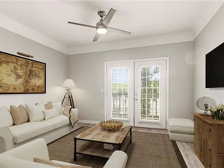 2700 Pine Tree Rd NE #2303 — Photo 1