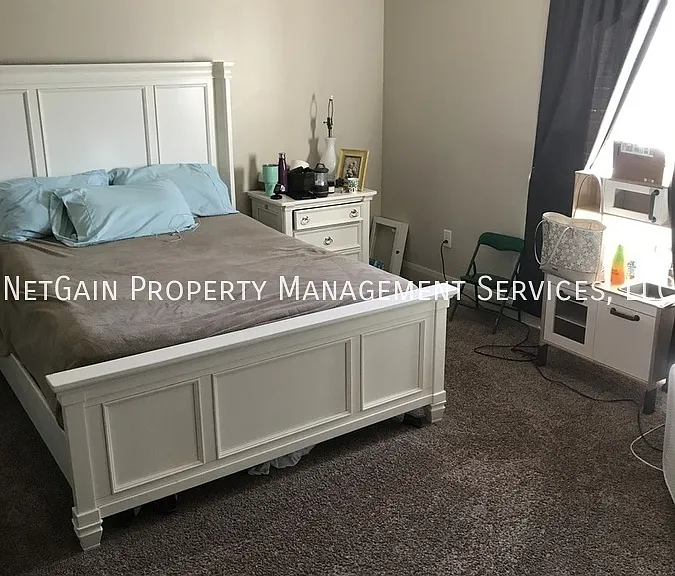245 E 3025 N — Photo 9