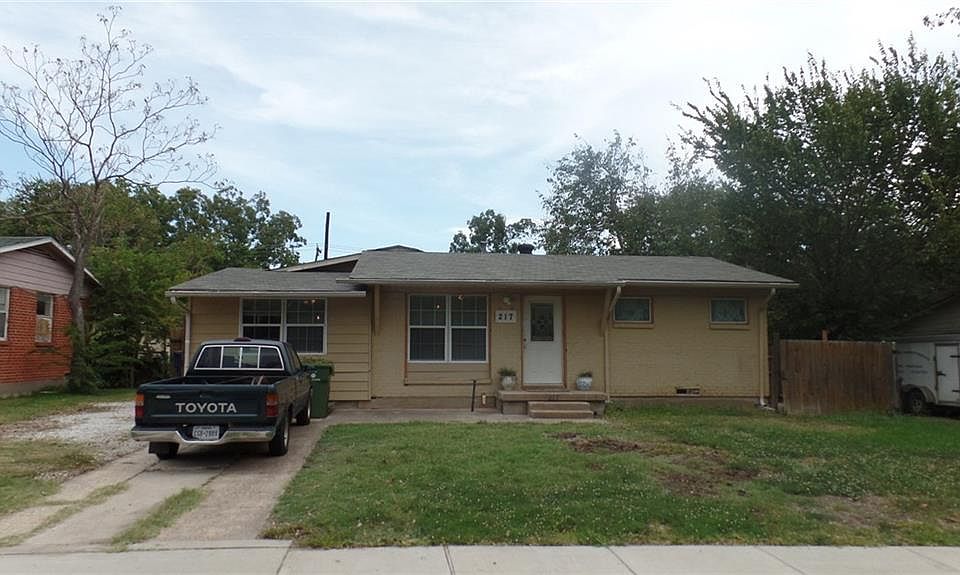 1st image of 217 Wallace Dr