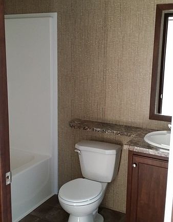 4th image of 3576 Iroquois Rd