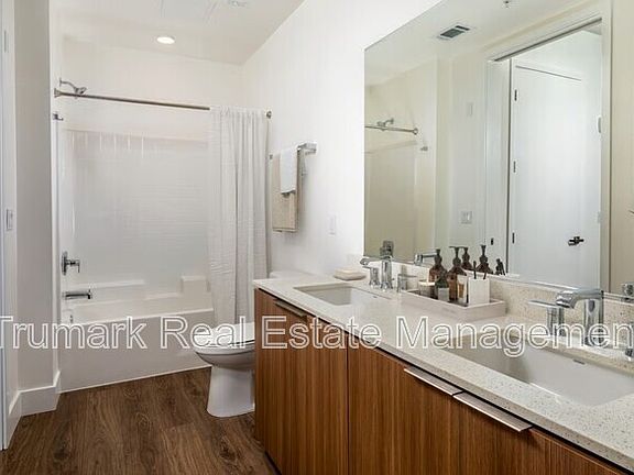 4th image of 218 N El Molino Ave #429
