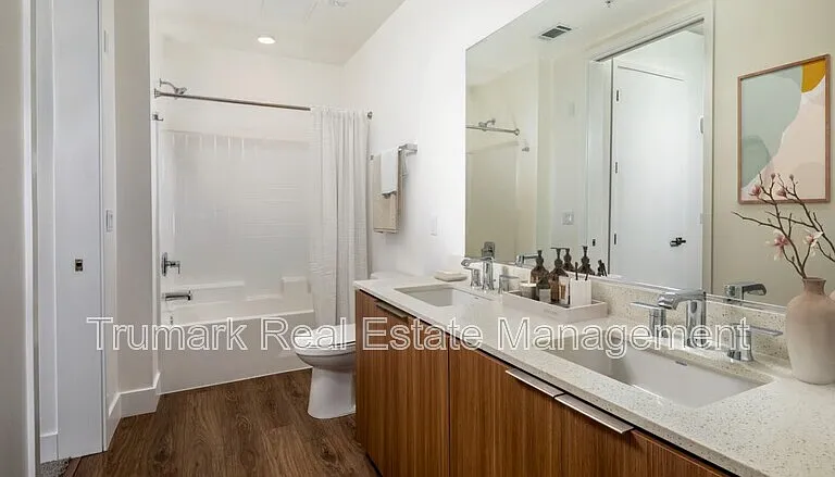 218 N El Molino Ave #214 — Photo 4
