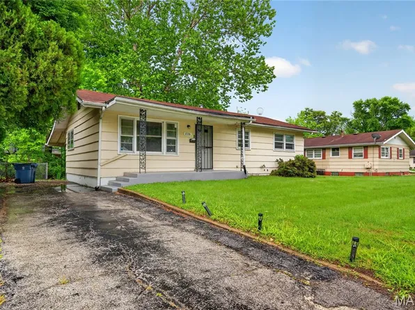 236 Forestwood Dr, Saint Louis, MO 63135