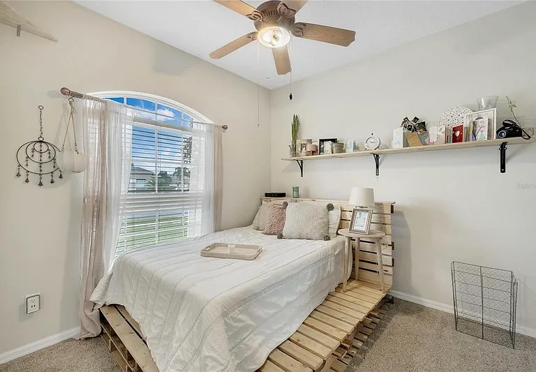 318 Clydesdale Cir — Photo 10
