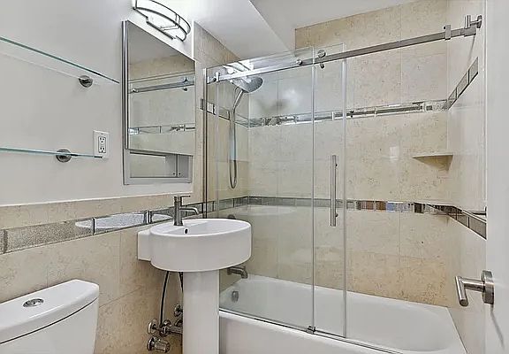 4th image of 209 E 56th St APT 4F
