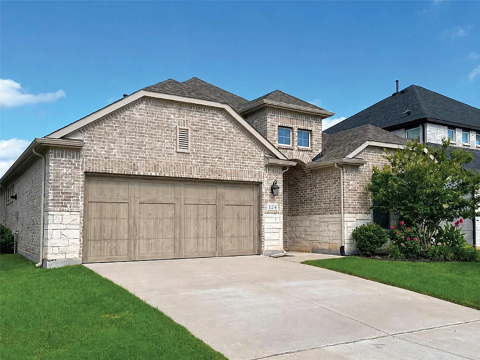 124 Savannah Ln