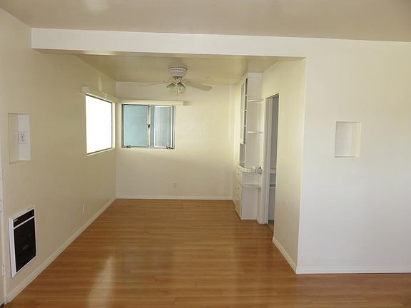 4th image of 4806 Santa Monica Ave