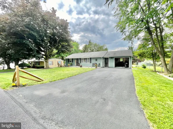 35 5th Ave #13, Fayetteville, PA 17222