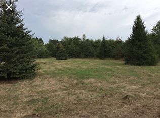 2814 N Hulbert Rd, Interlochen, MI 49643