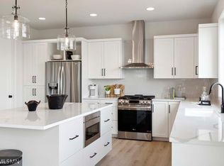 10081 Corral Way, Chaska, MN 55318