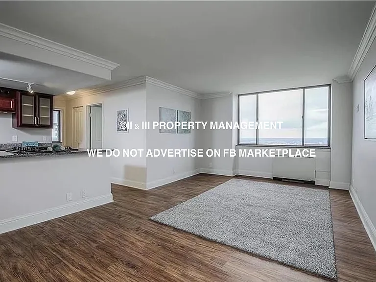 700 E 8th St #16H — Photo 4