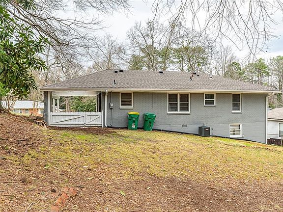 3rd image of 1121 N Parkwood Dr