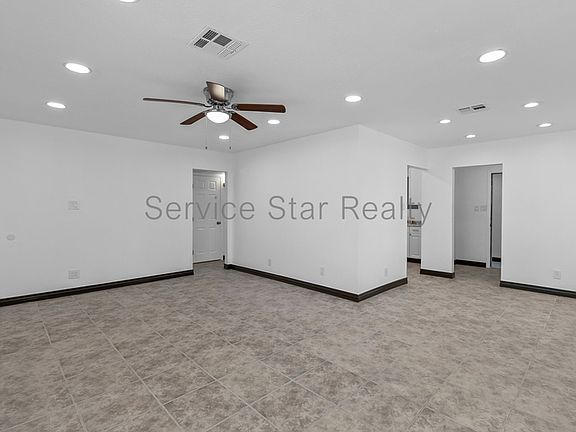 3rd image of 4301 N 15th Dr