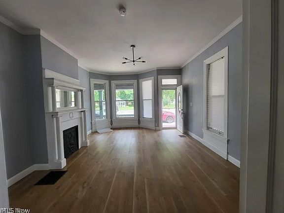 4th image of 320-322 34th St