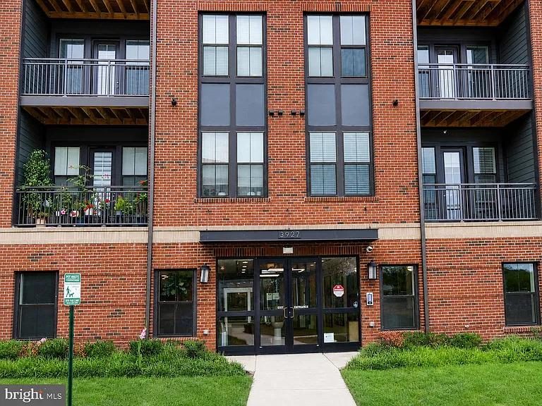 3927 Fair Ridge Dr #303 — Photo 27