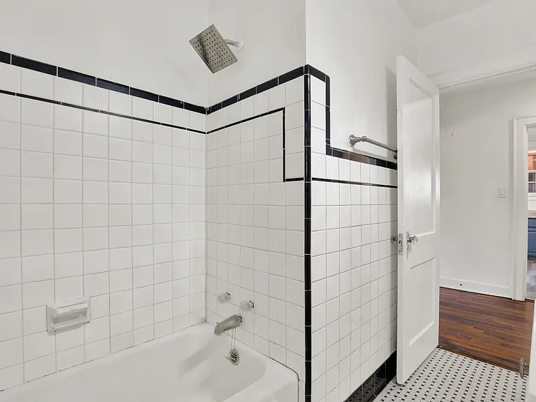 1501 E 35th St — Photo 14