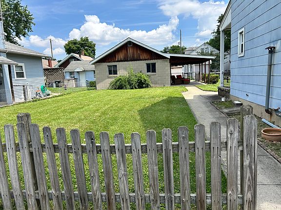 3rd image of 218 W Vine St