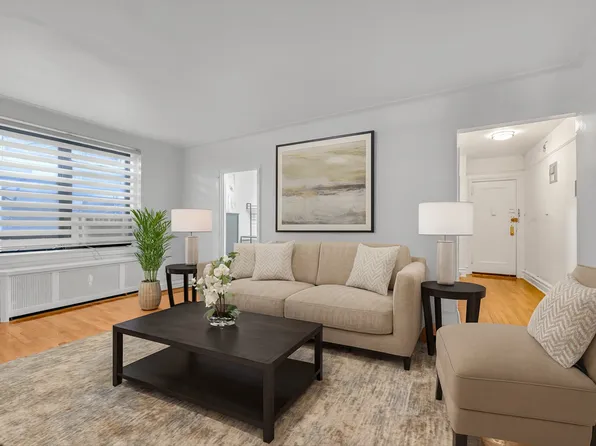 72-34 Austin Street image 4 of 15