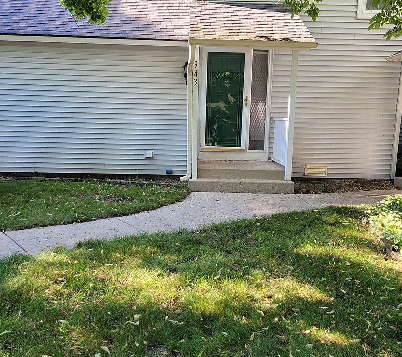 1st image of 943 Clark Dr #943