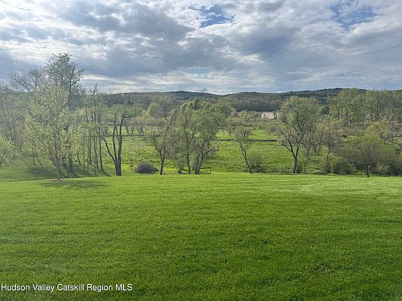 3rd image of 333 Farm Road