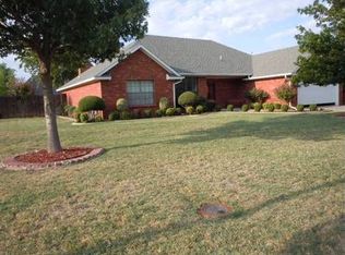 2127 Meadow Lark Dr, Duncan, OK 73533