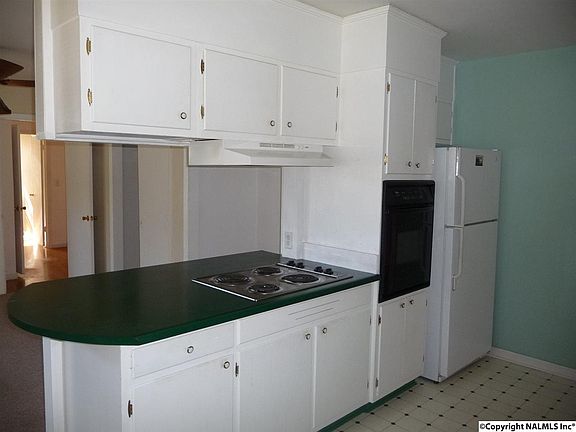 2nd image of 1102 Retlaw St NW