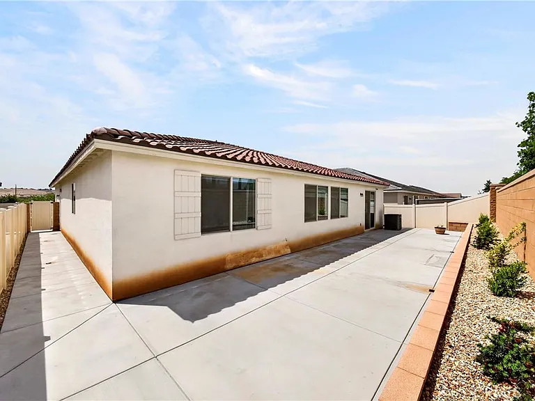 9521 Venetian Way — Photo 55